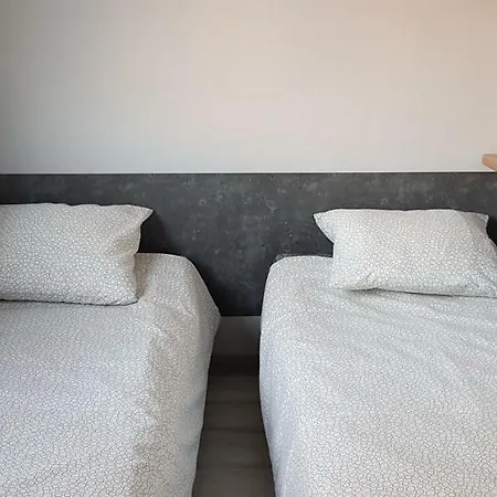 ホームステイ Oliwka ウストカ